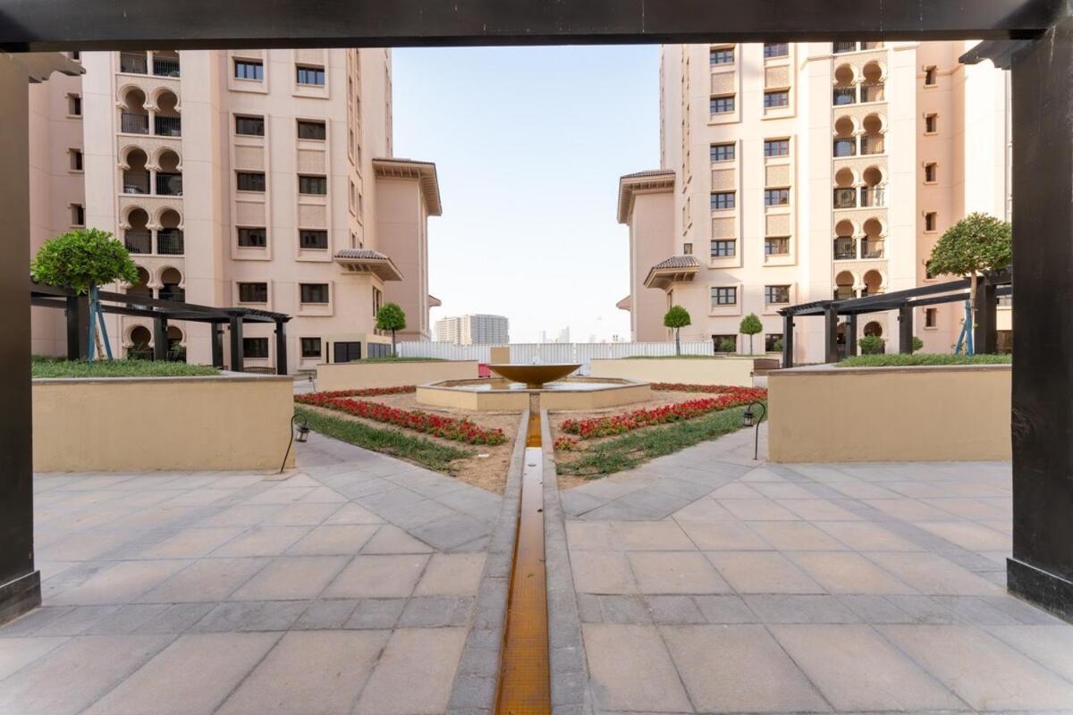 Veluxa - Renovated 1bhk Next To Golf Dubaï