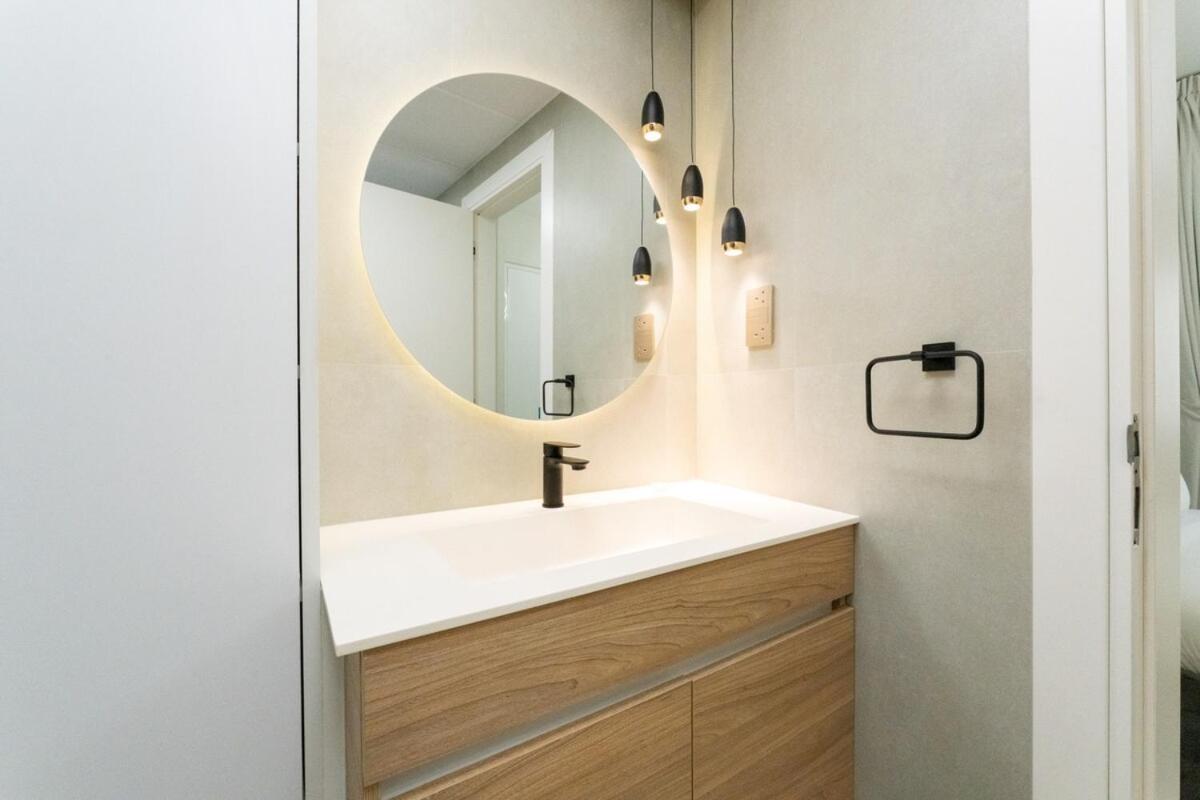 Veluxa - Renovated 1bhk Next To Golf Appartement Dubaï