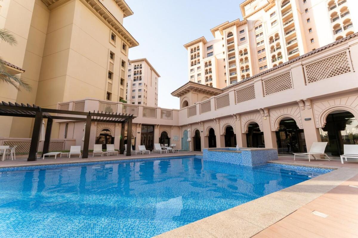 Veluxa - Renovated 1bhk Next To Golf Appartement *