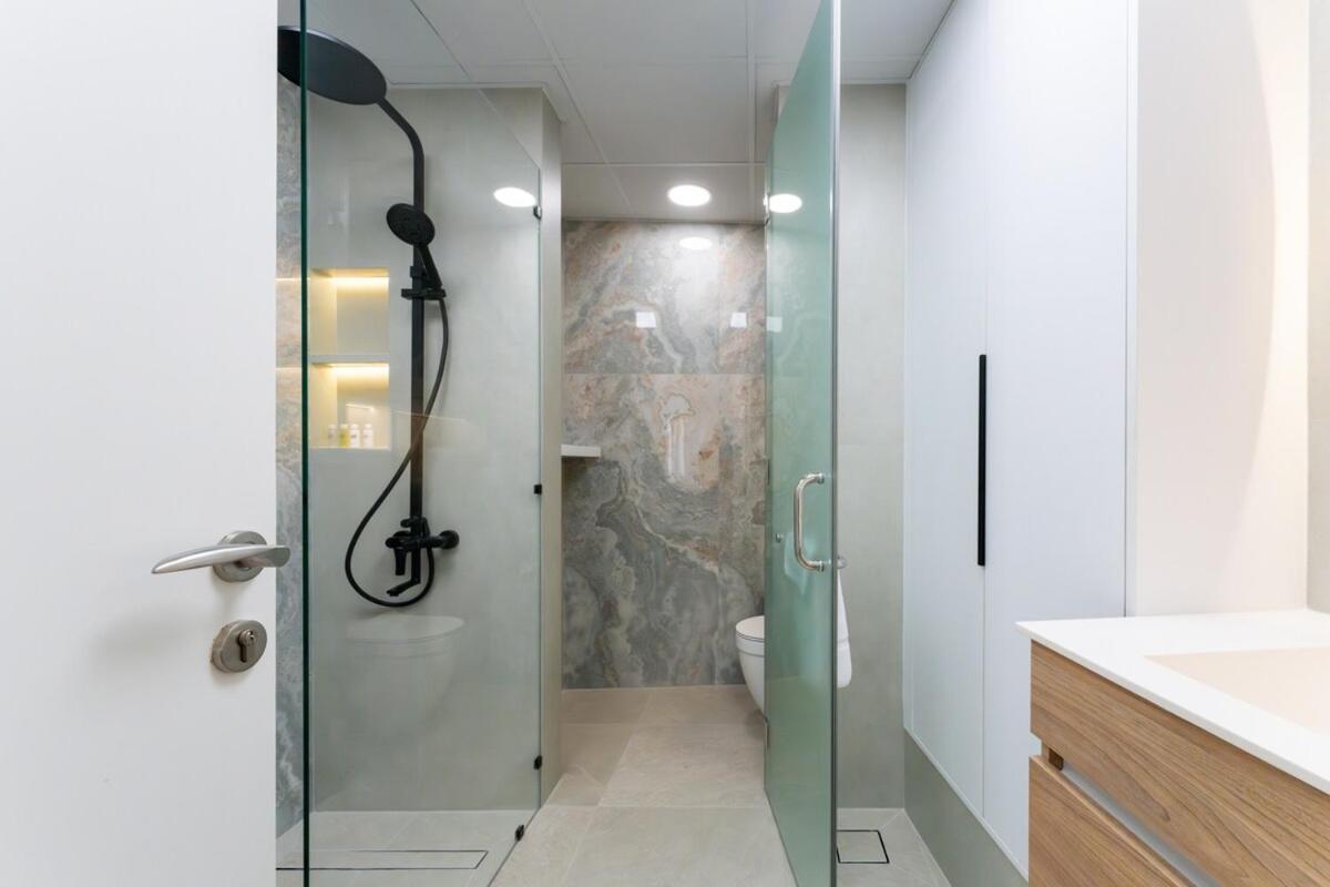 Veluxa - Renovated 1bhk Next To Golf * Dubaï