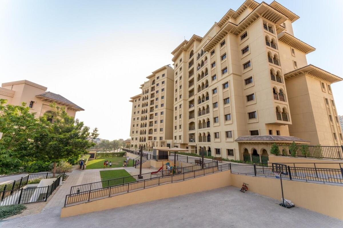 Veluxa - Renovated 1bhk Next To Golf *