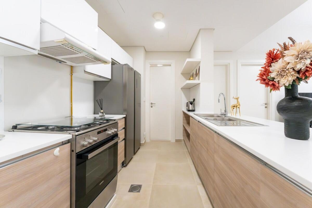 Veluxa - Renovated 1bhk Next To Golf Dubaï