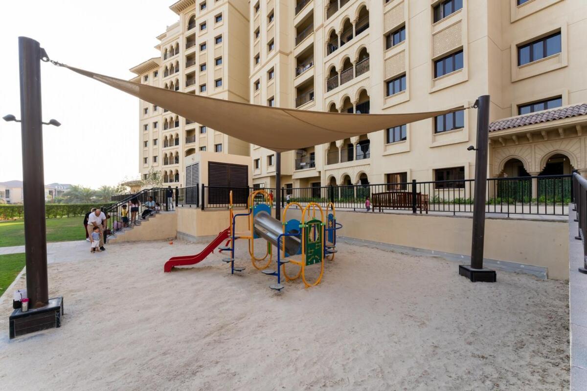 Veluxa - Renovated 1bhk Next To Golf Apartment
