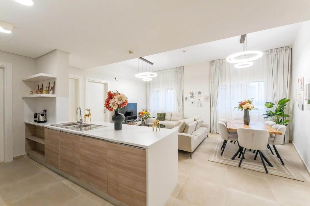 Veluxa - Renovated 1bhk Next To Golf Dubaï