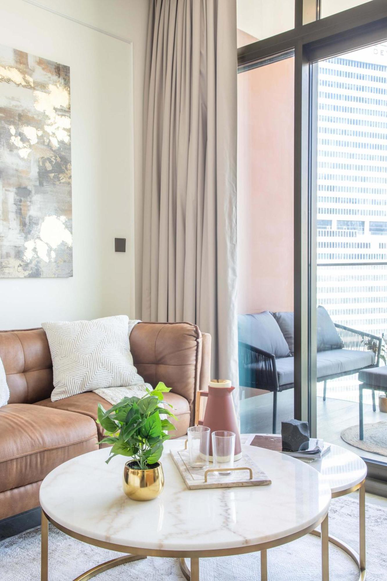 Frank Porter - Peninsula Five Appartement