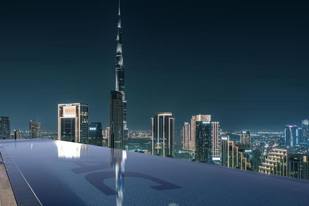 Spectacular 2 Bed Downtown I Highest Infiniti Pool * Dubaï