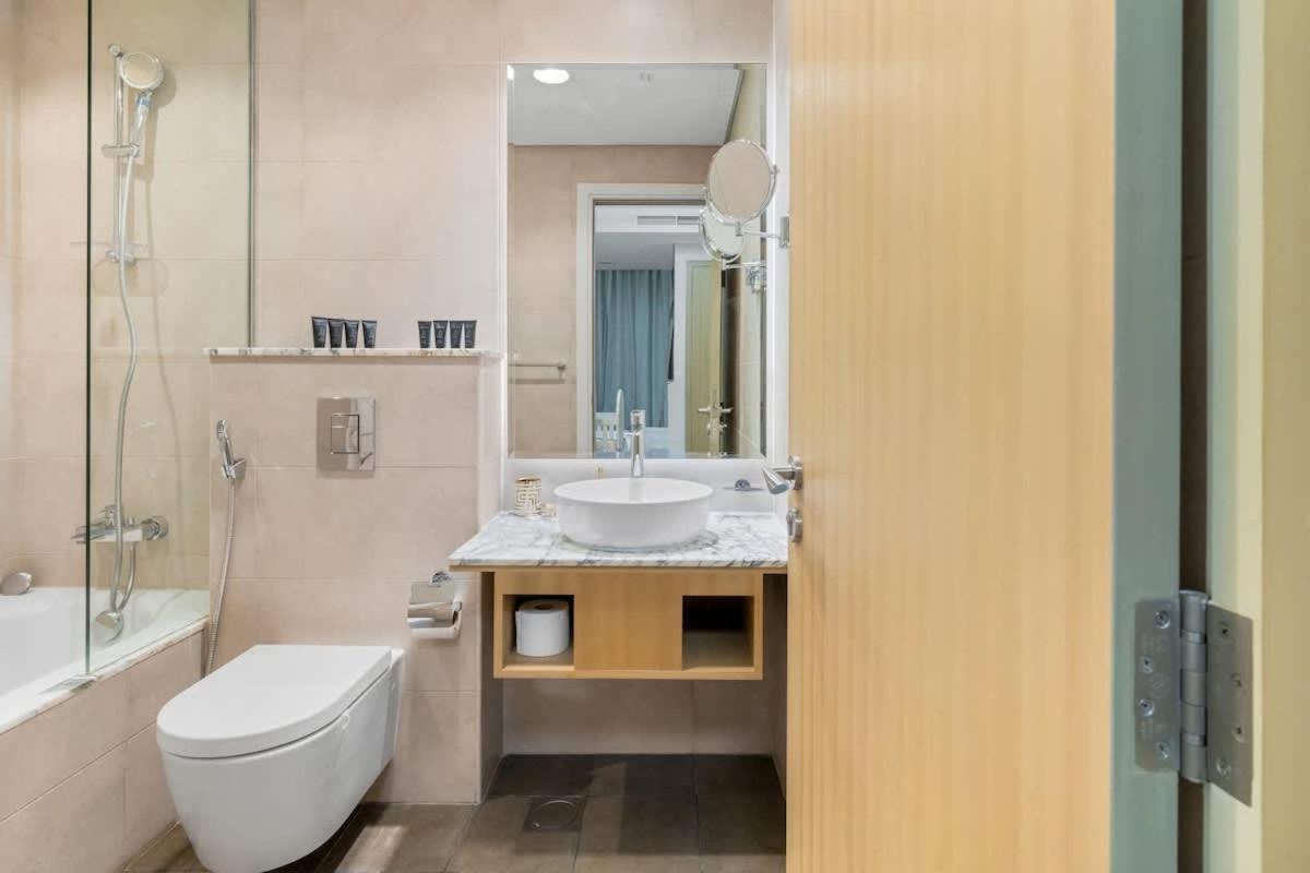Spectacular 2 Bed Downtown I Highest Infiniti Pool Appartement