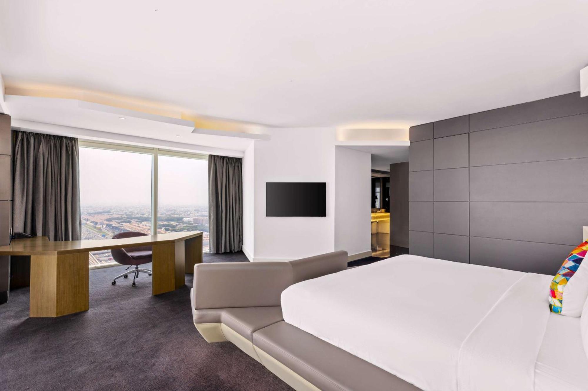 Hotel V Dubai, Curio Collection By Hilton Dubái