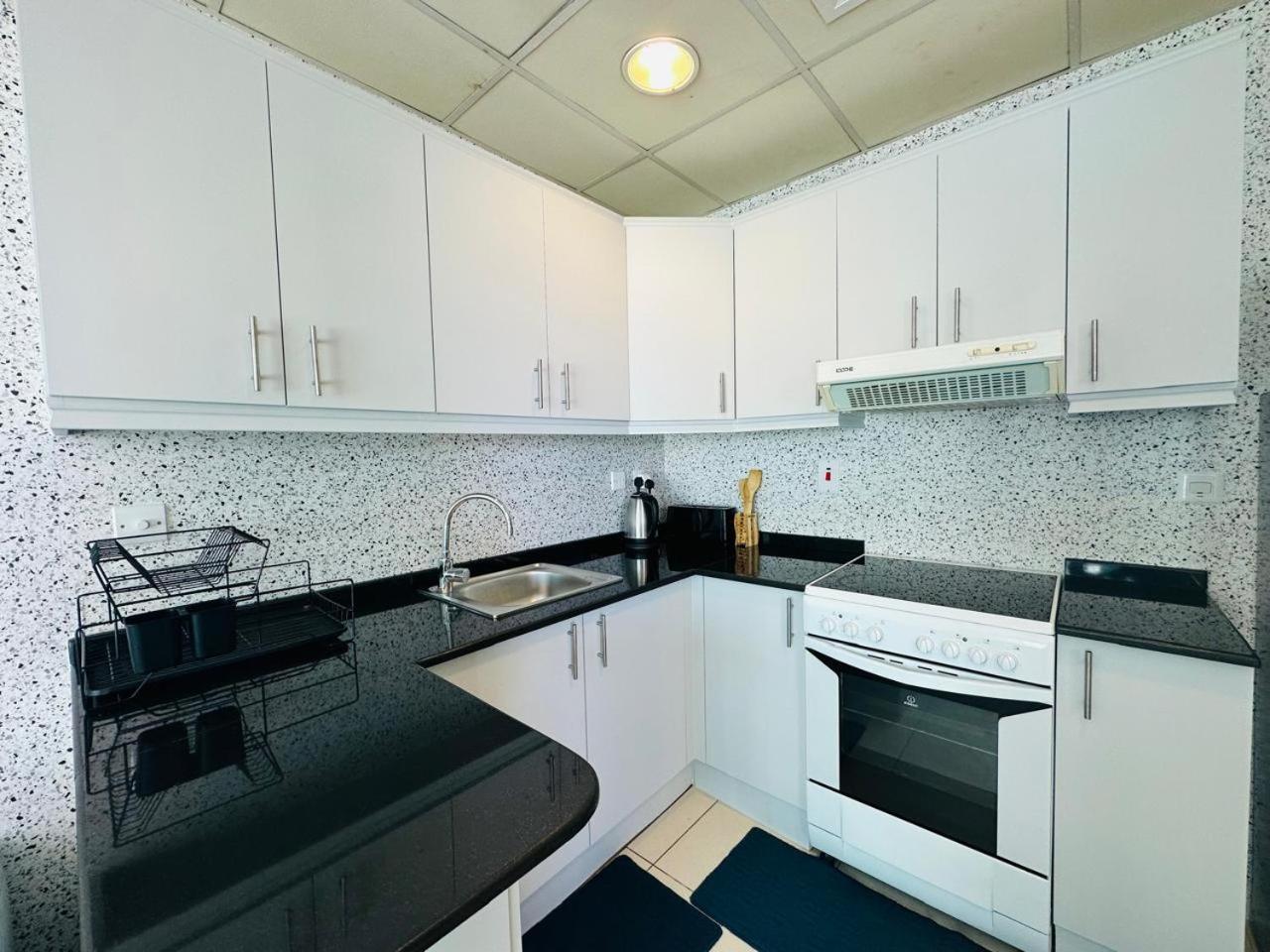 Appartement Sunrise Homes - Near Jbr With Huge Balcony - Harbour Views *