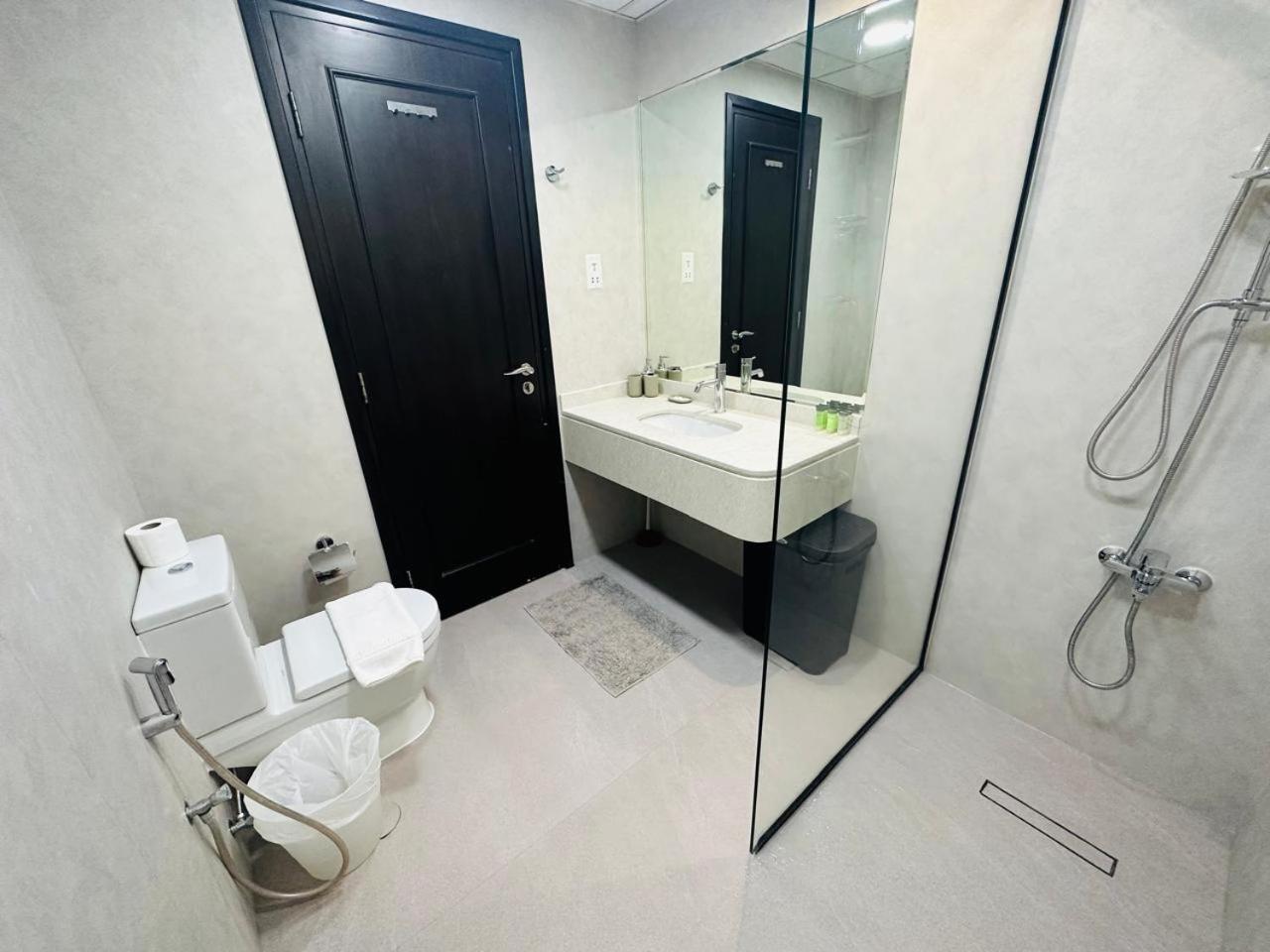 Sunrise Homes - Near Jbr With Huge Balcony - Harbour Views Appartement *