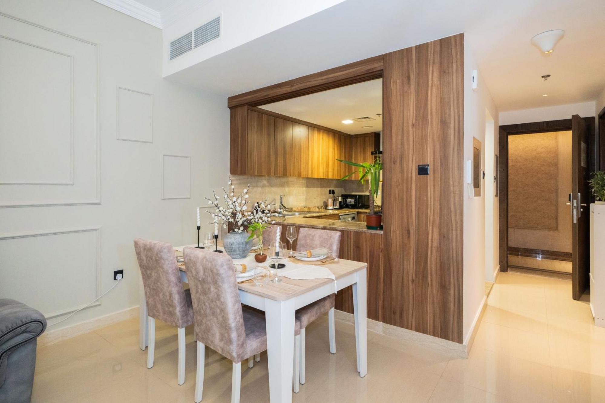 Luxe Spacious 1 Bedroom Lägenhet