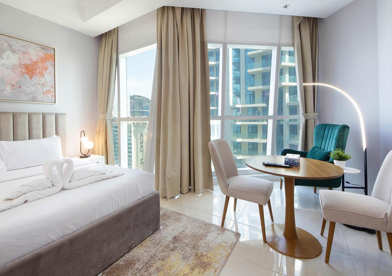 Luxury High-rise The Court Tower Lejlighed Dubai