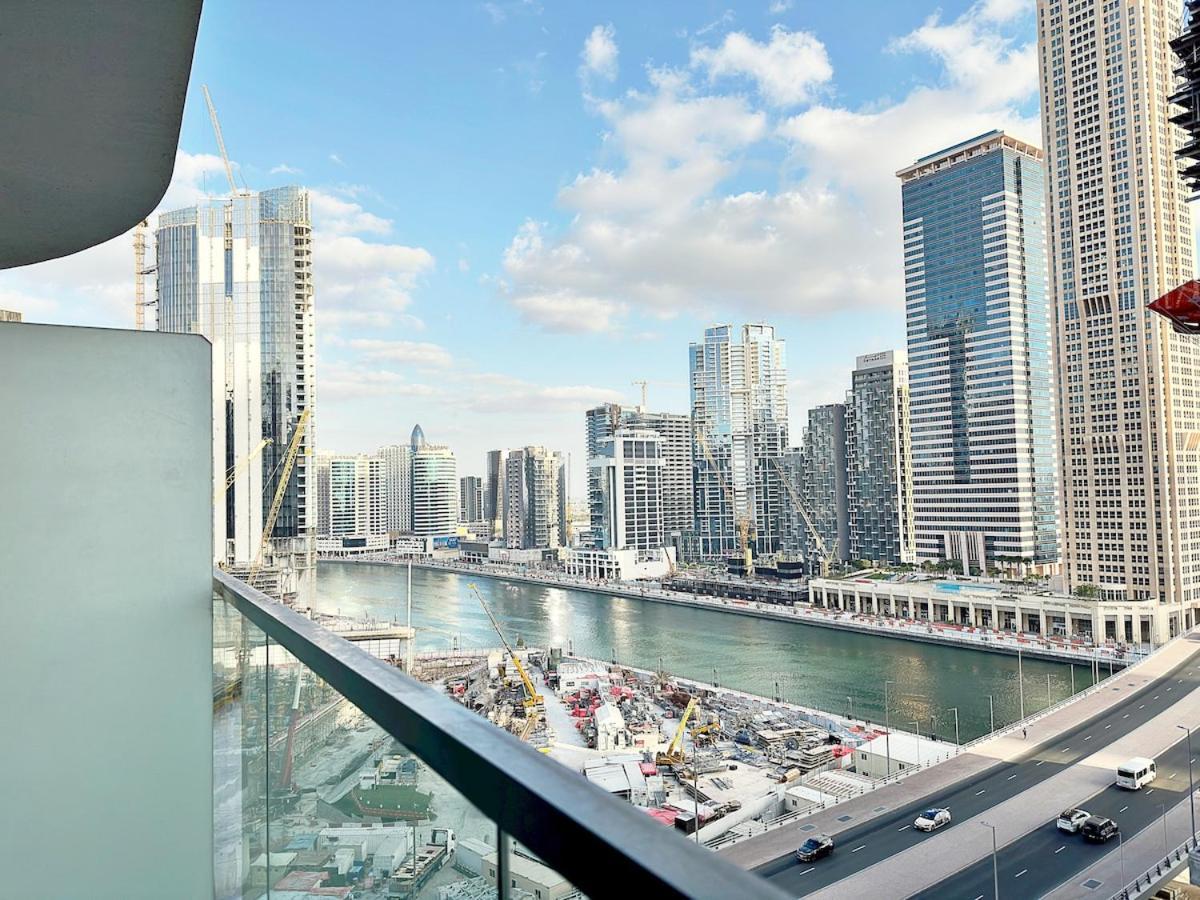 Burj Bliss - Canal-view Luxury 1br Downtown Dubai