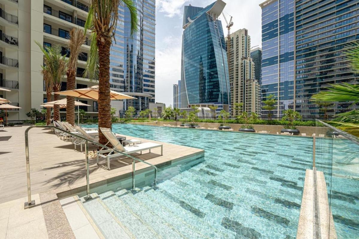 Burj Bliss - Canal-view Luxury 1br Downtown Appartement