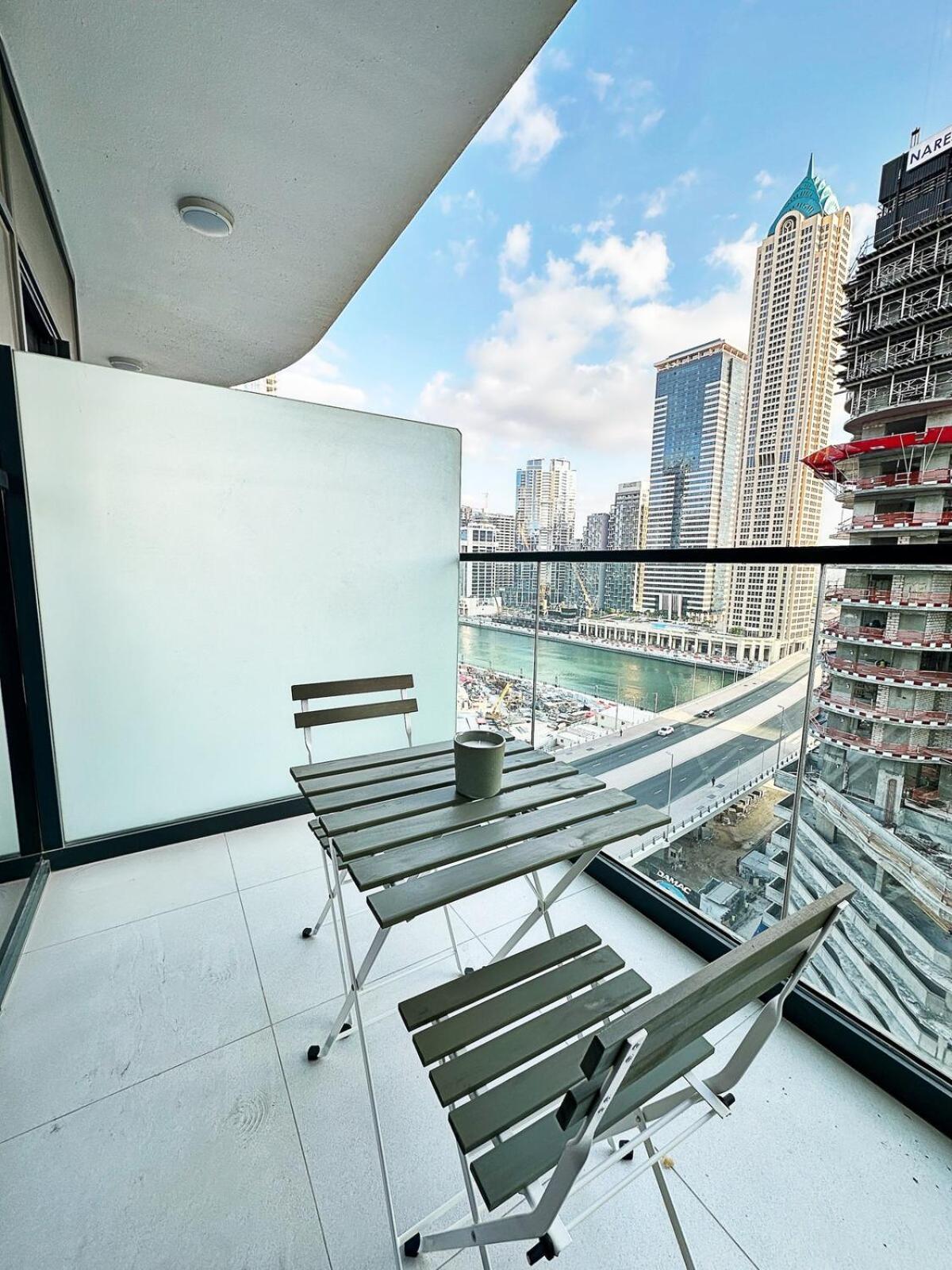 Burj Bliss - Canal-view Luxury 1br Downtown Appartement Dubaï