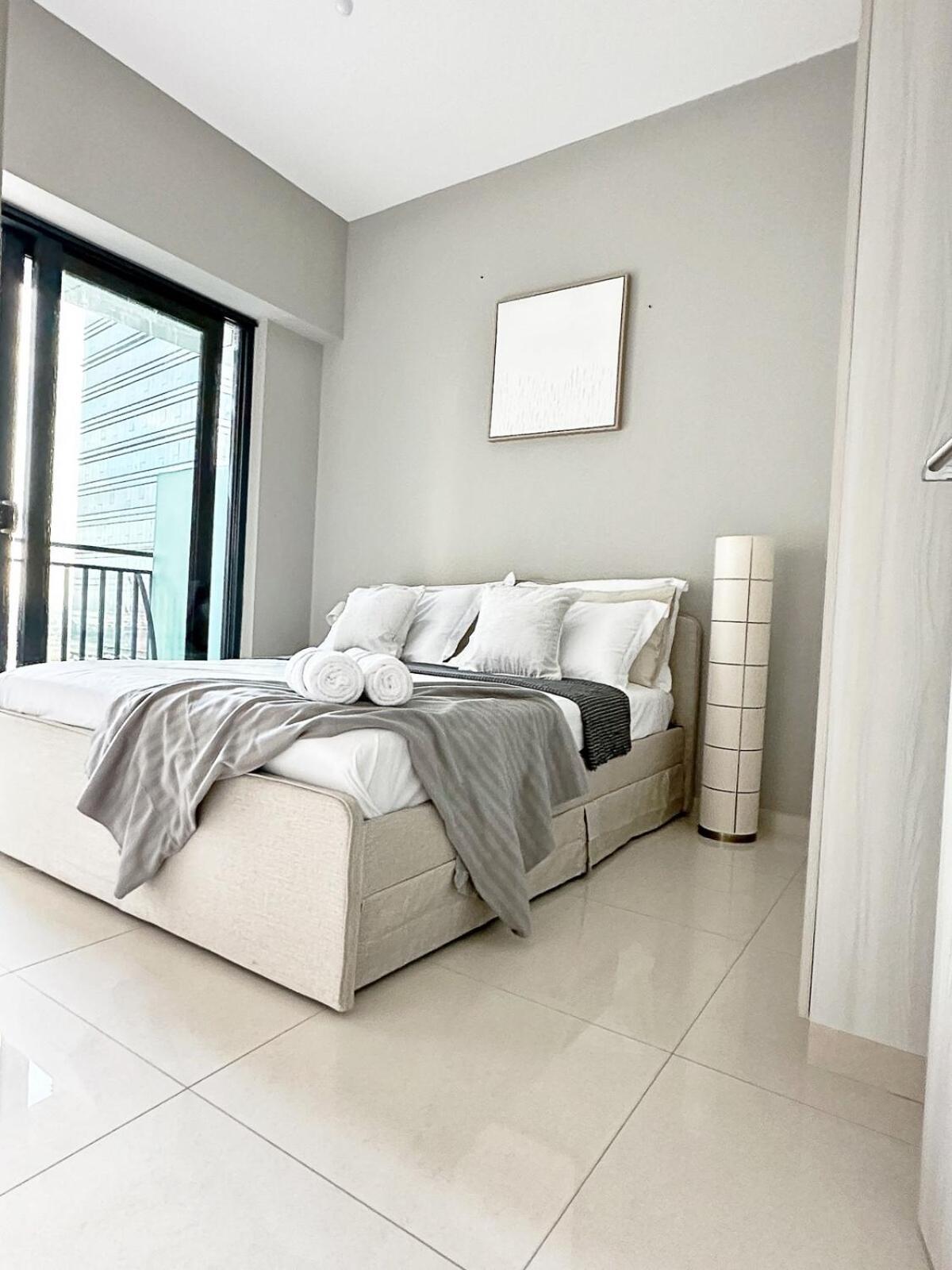 Burj Bliss - Canal-view Luxury 1br Downtown Appartement