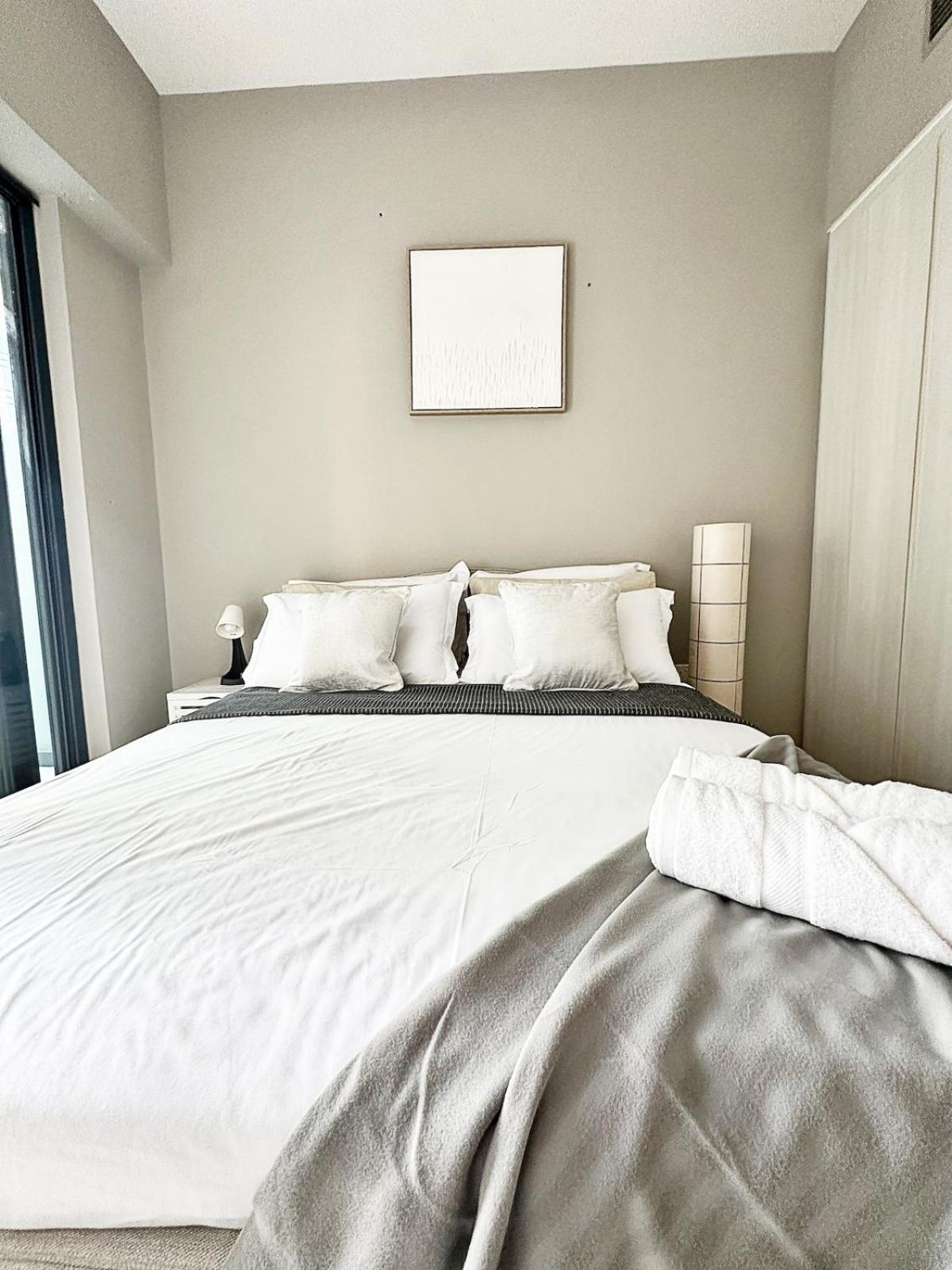 Burj Bliss - Canal-view Luxury 1br Downtown *