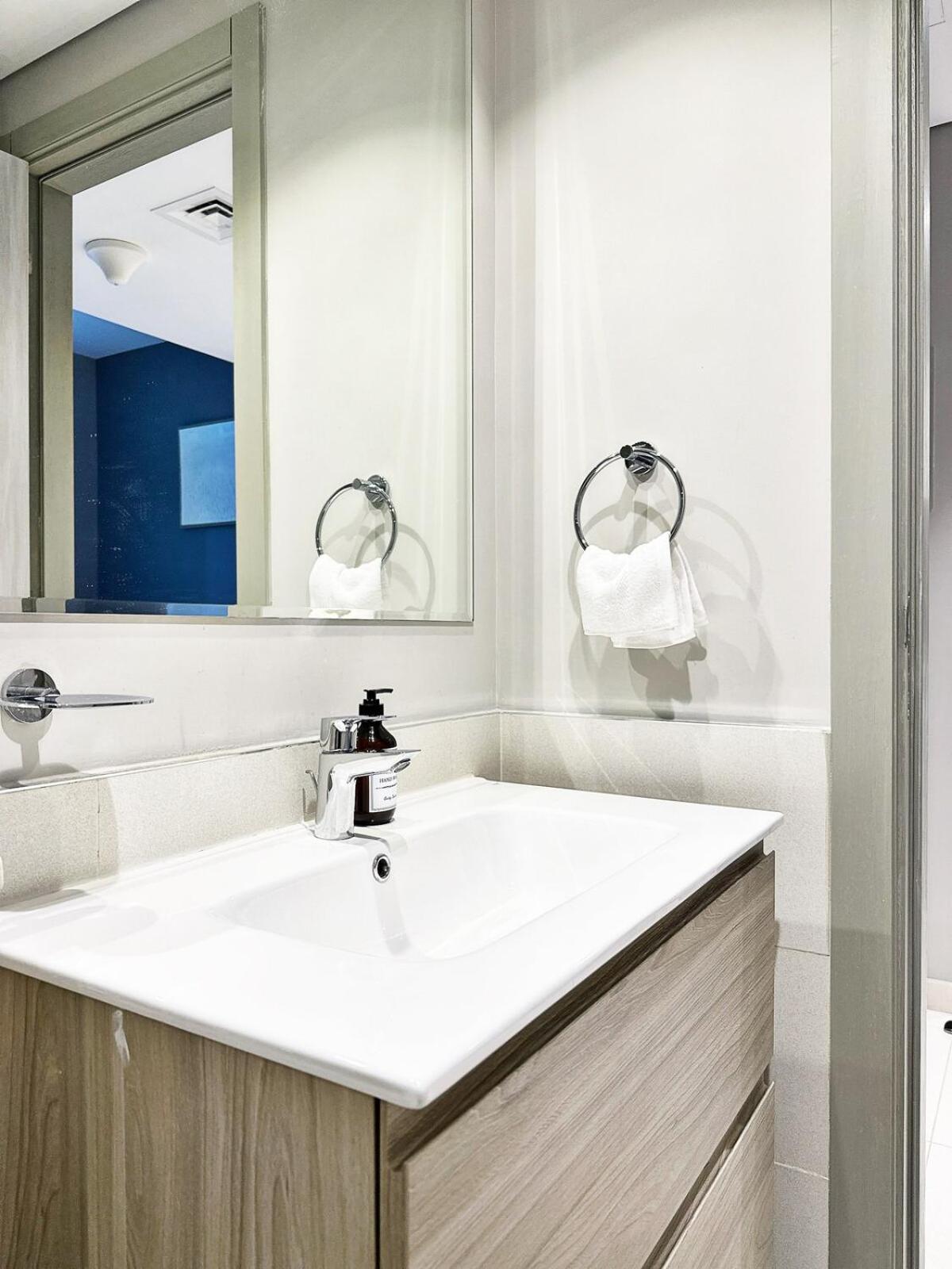 Burj Bliss - Canal-view Luxury 1br Downtown