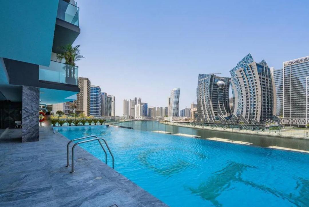 Luxurious One Bed Near Mall With Burj And Canal View Apartamento *