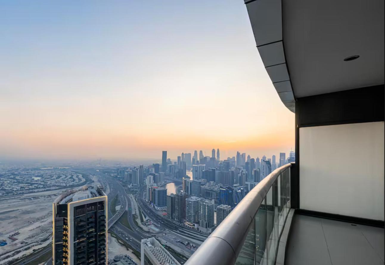 Fivex Paramount 1br Sky Dubaï