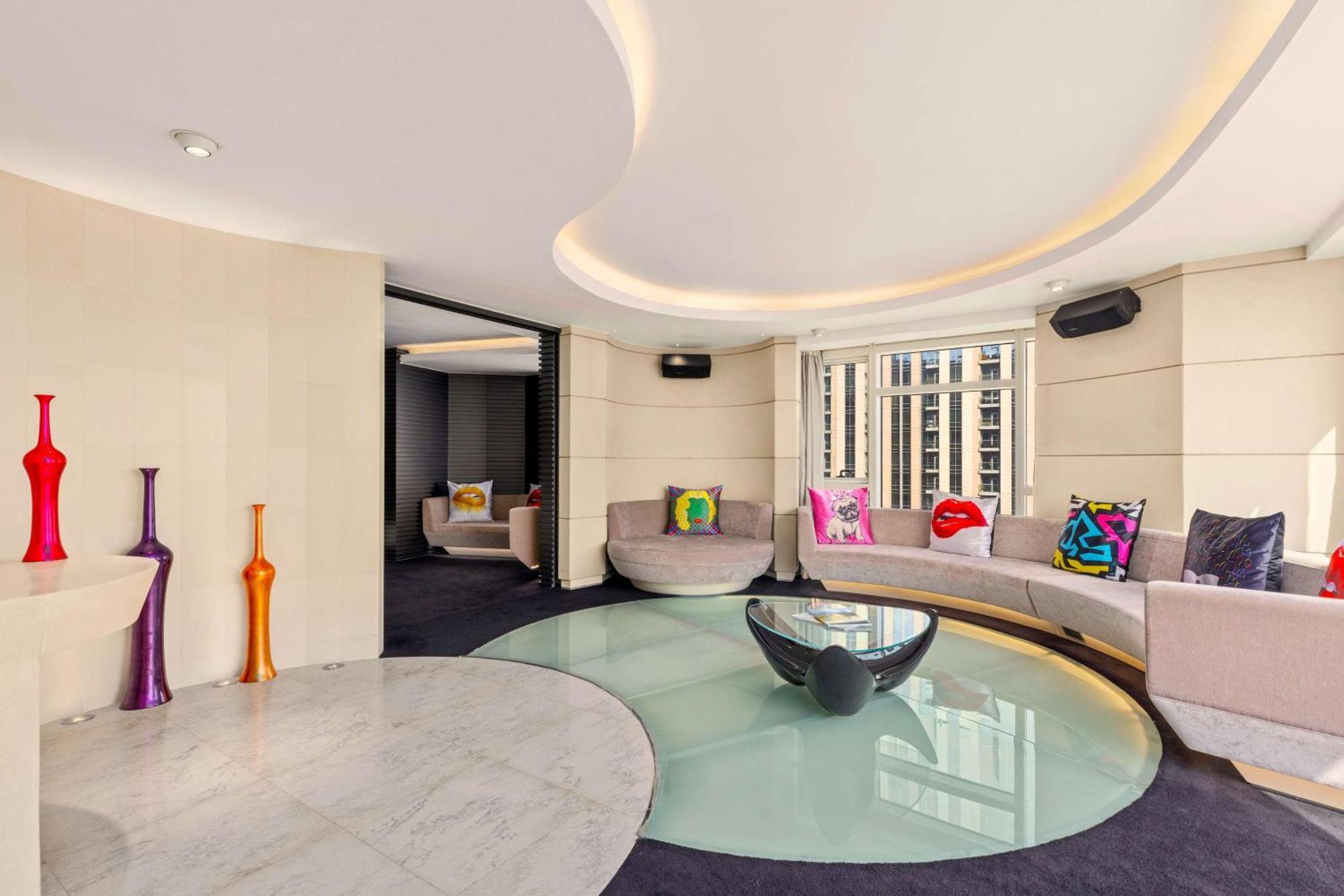 Hotel V Dubai, Curio Collection By Hilton