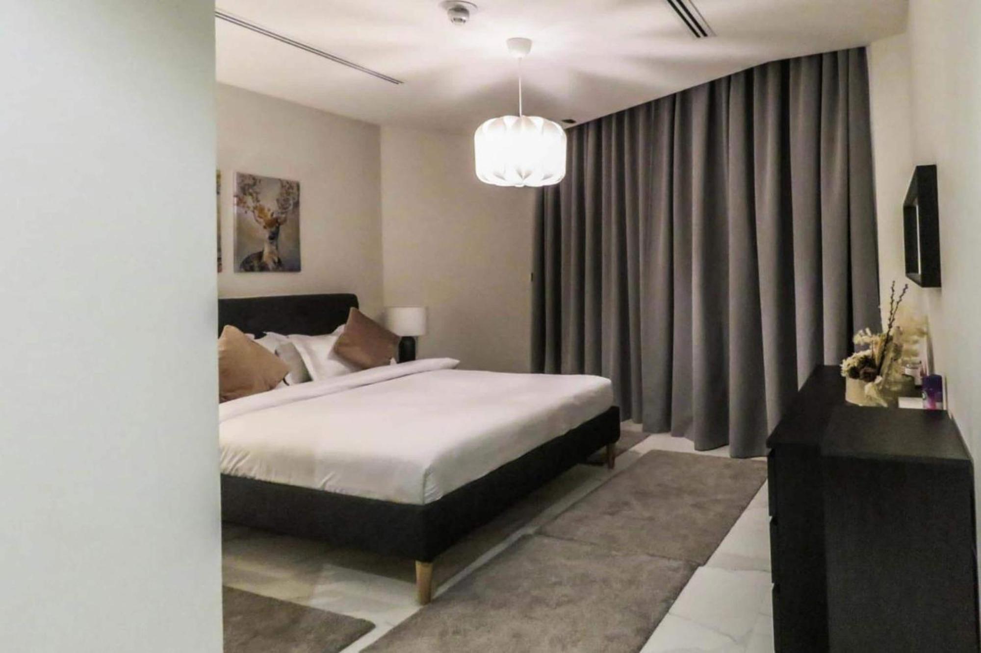 Oyo 1027 Binghatti 2 Bhk Business Bay * Dubaï