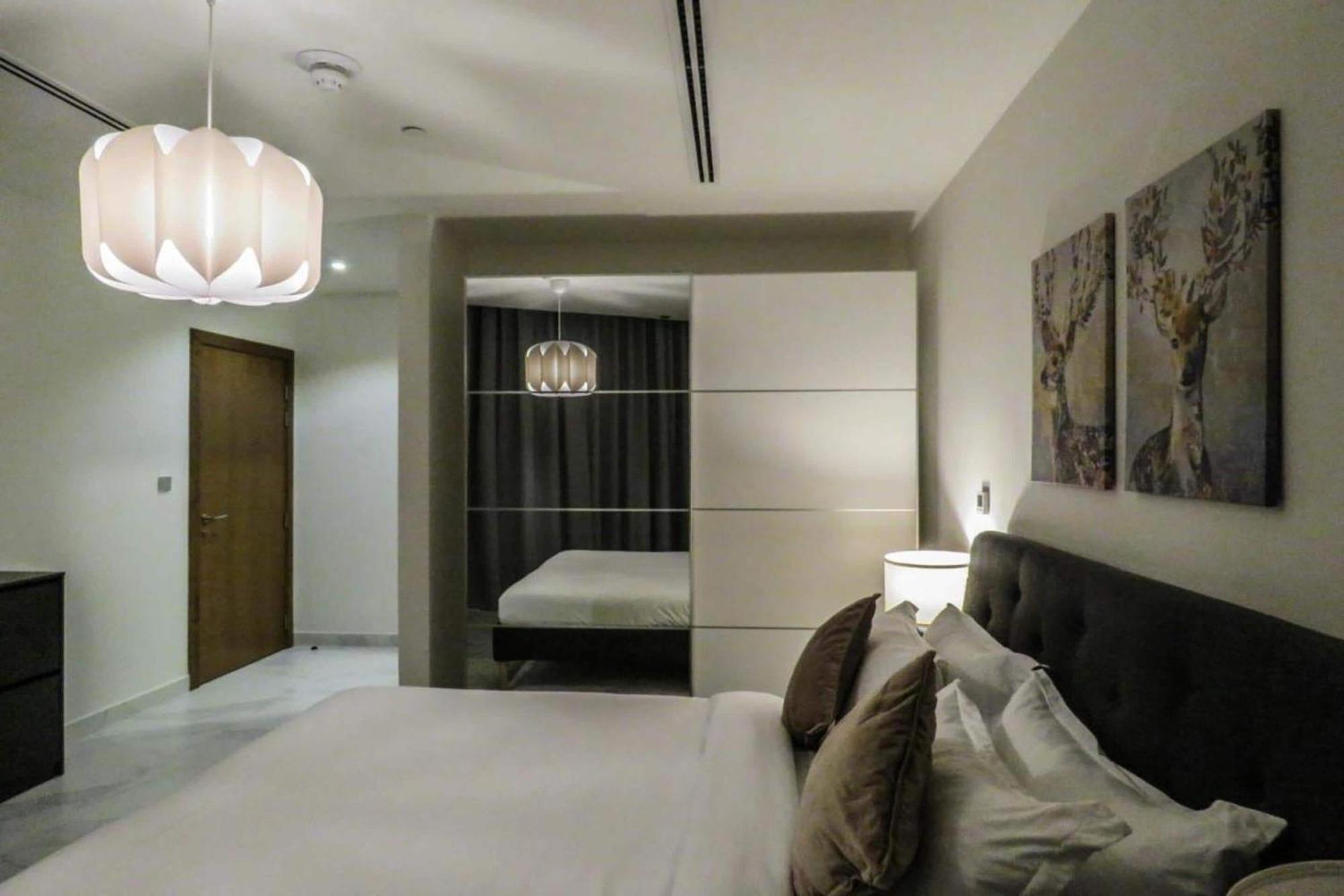 Oyo 1027 Binghatti 2 Bhk Business Bay
