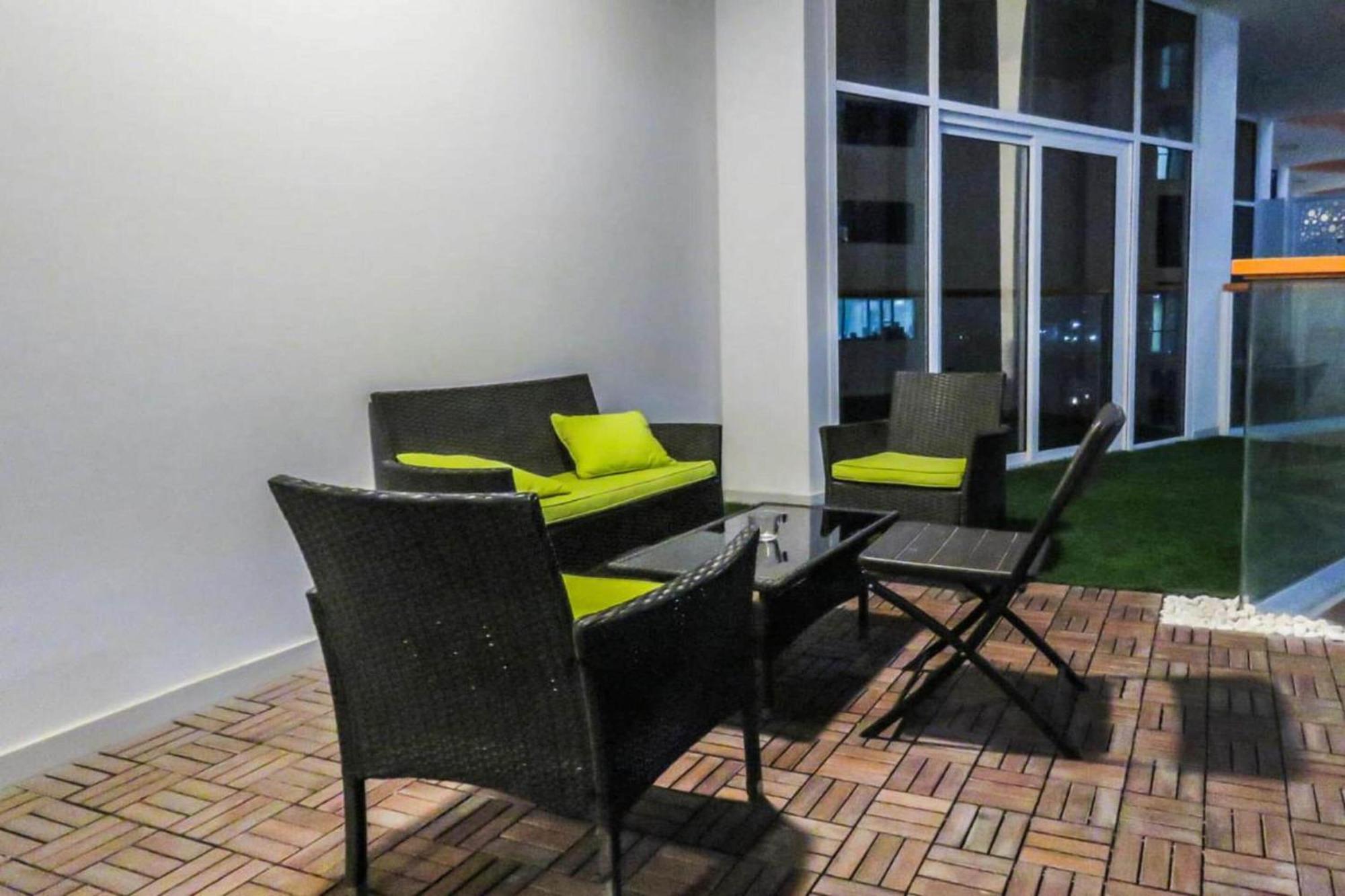 Oyo 1027 Binghatti 2 Bhk Business Bay Dubaï