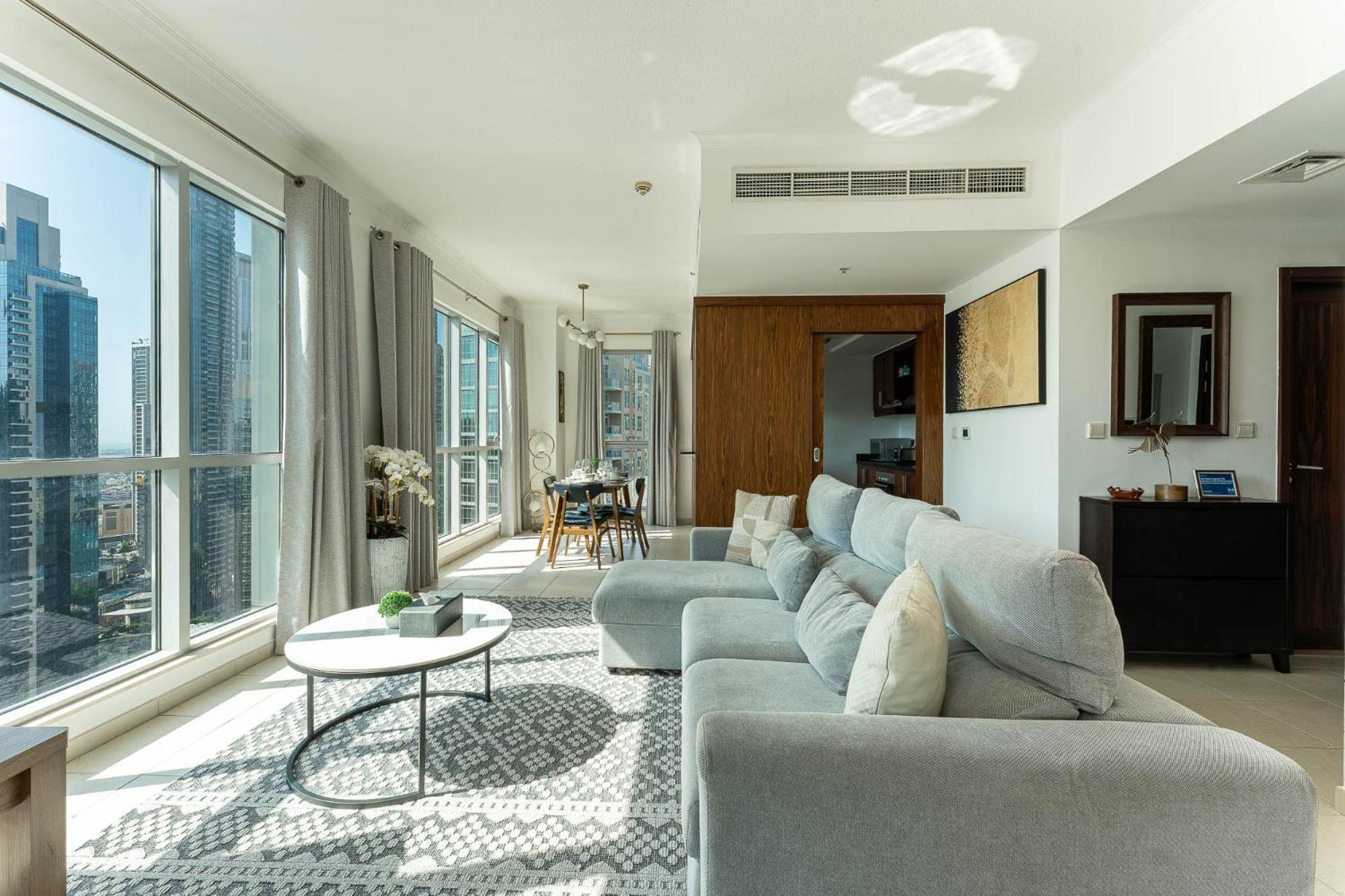 Superb 1-bedroom With Full Burj Khalifa View - 5-min Walk To Mall * Dubai