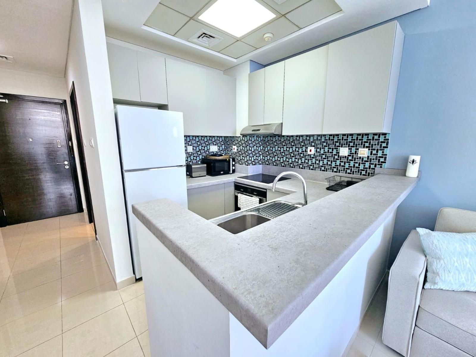 Sunrise Homes - Close To Jbr - Beautiful * Dubaï