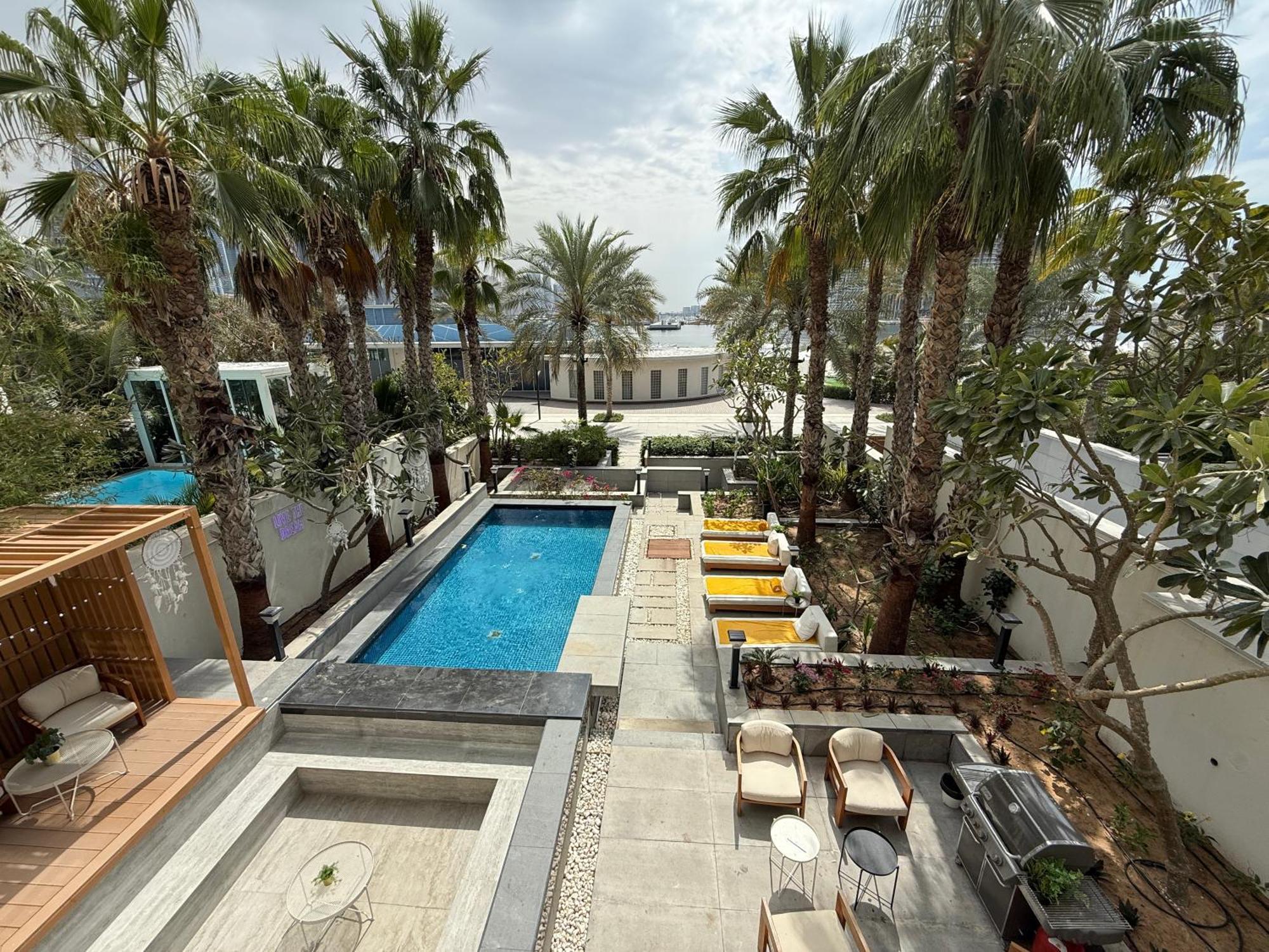 Palm Haven Luxe 3 Bed Townhouse With Private Pool Hébergement de vacances