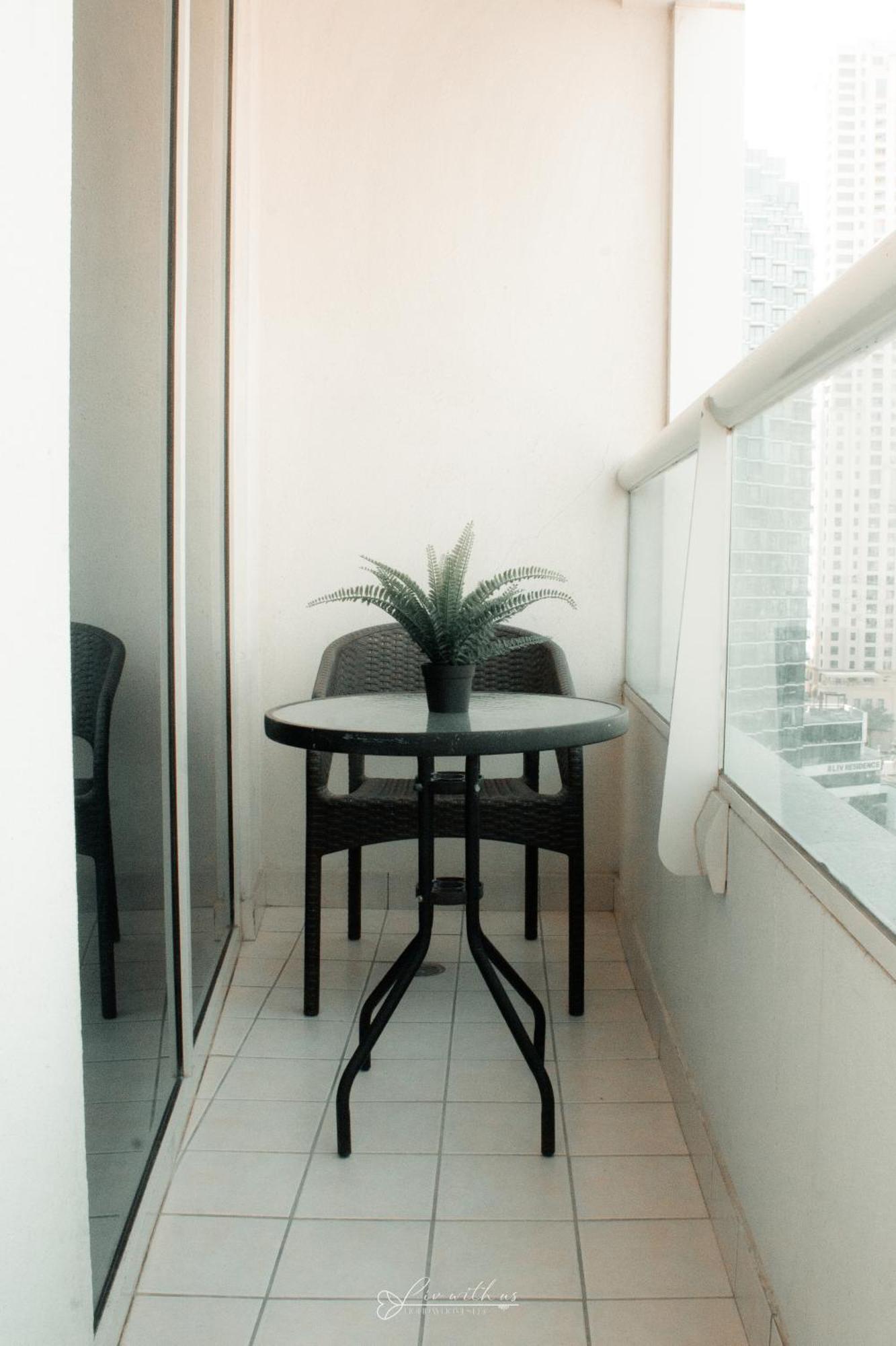 Liv With Us Homes - Marina View Tower B Apartamento *