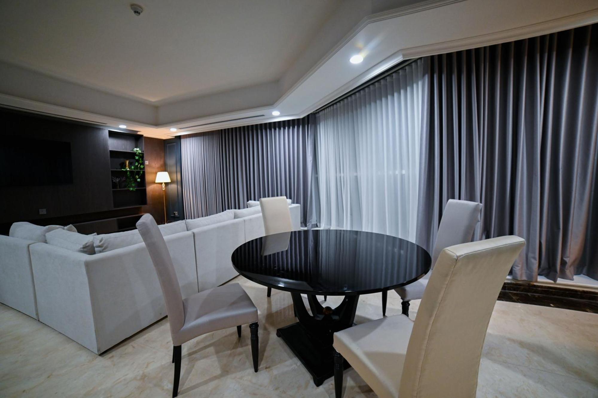 Hotel Seven Seas 4*
