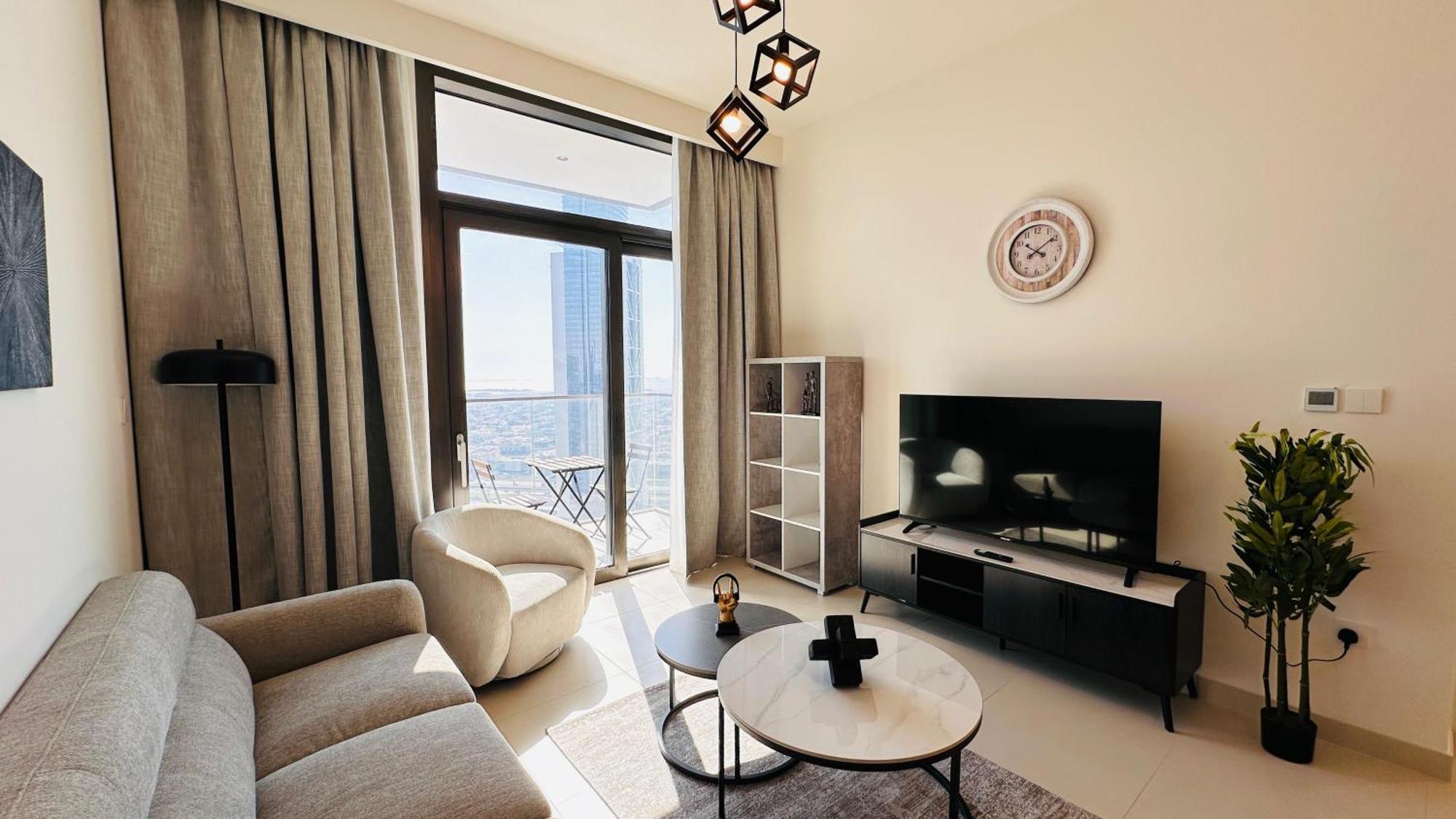 Appartamento Luxury 1-bedroom At Burj Crown Dubai