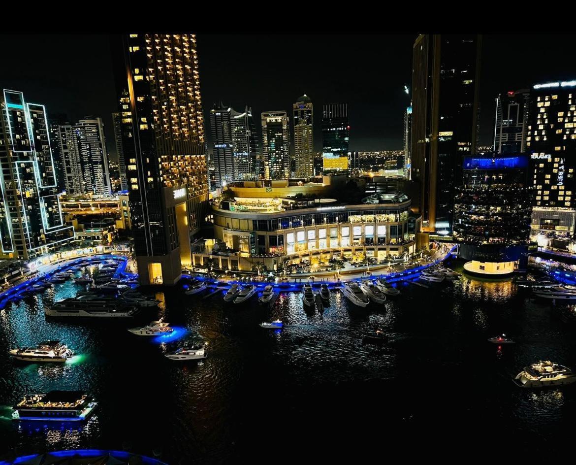 Intercontinental Marina Full Marina View With Balcony, Marina Mall, Large 1 Bedroom Apartment, Kitchen, 2 Toilets, 1 Parking, Swimming Pool And Gym Free Access, Paid Breakfast Dubaï