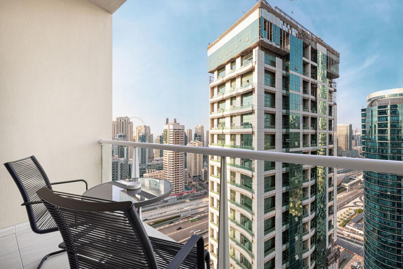 View Near Marina With Pool, Balcony And Gym Appartement *