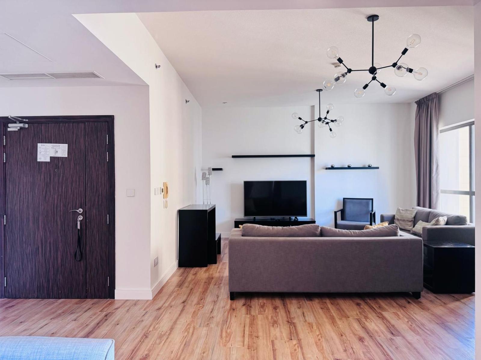 Stunning 3br On Jbr With Marina View On High Floor Maid's Room, Near Mall, Metro & Cinemas - By Sunkissed Homes Appartement