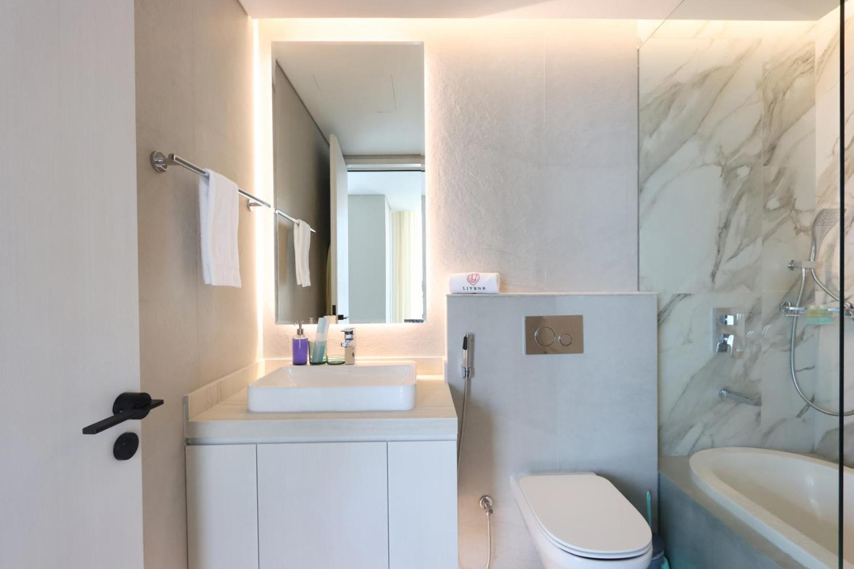 Livbnb - Sea And Marina View, Steps To Marina Walk Apartemen *
