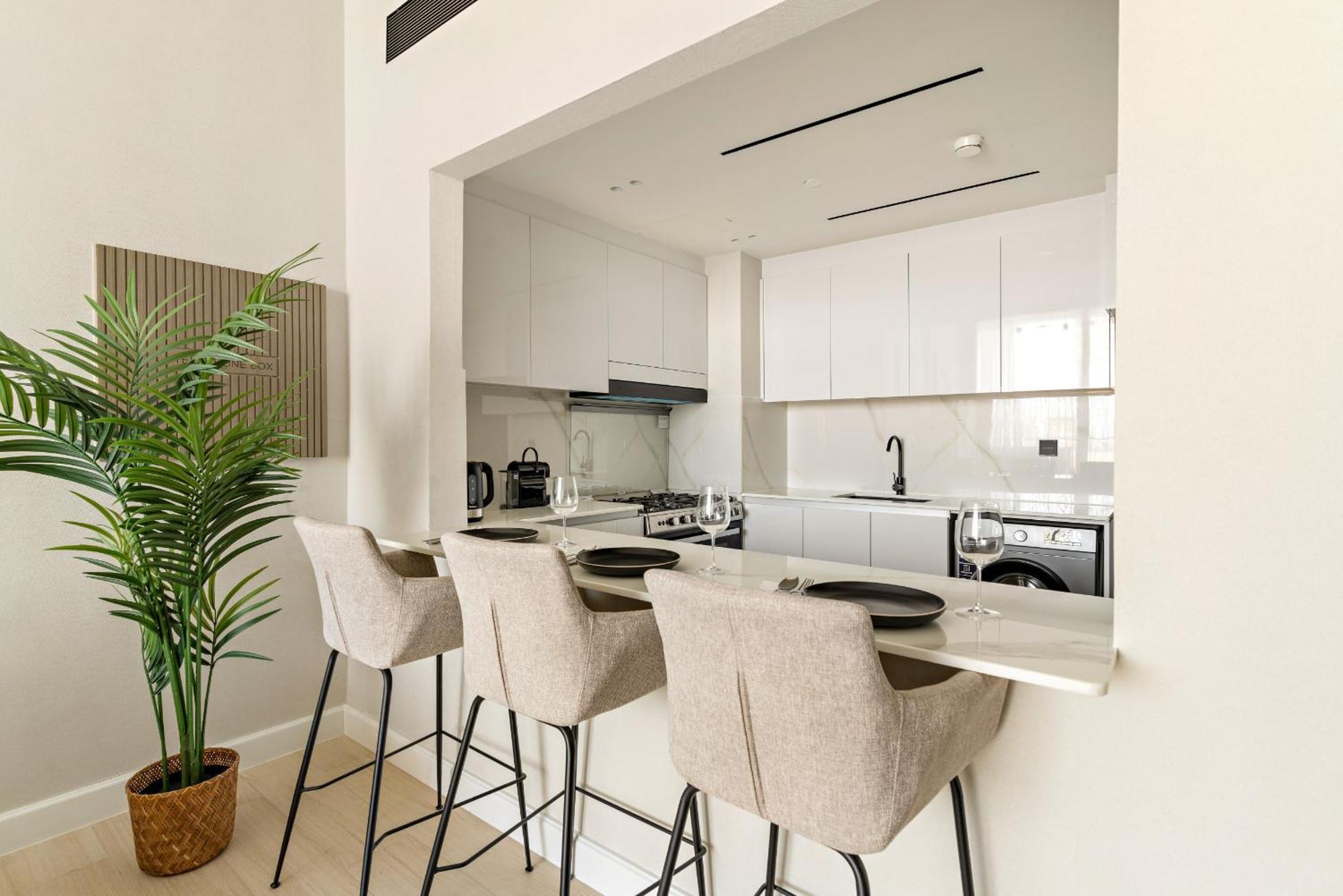 Vayk - Luxurious 2 Bd With Private Jacuzzi In Jvc Lejlighed