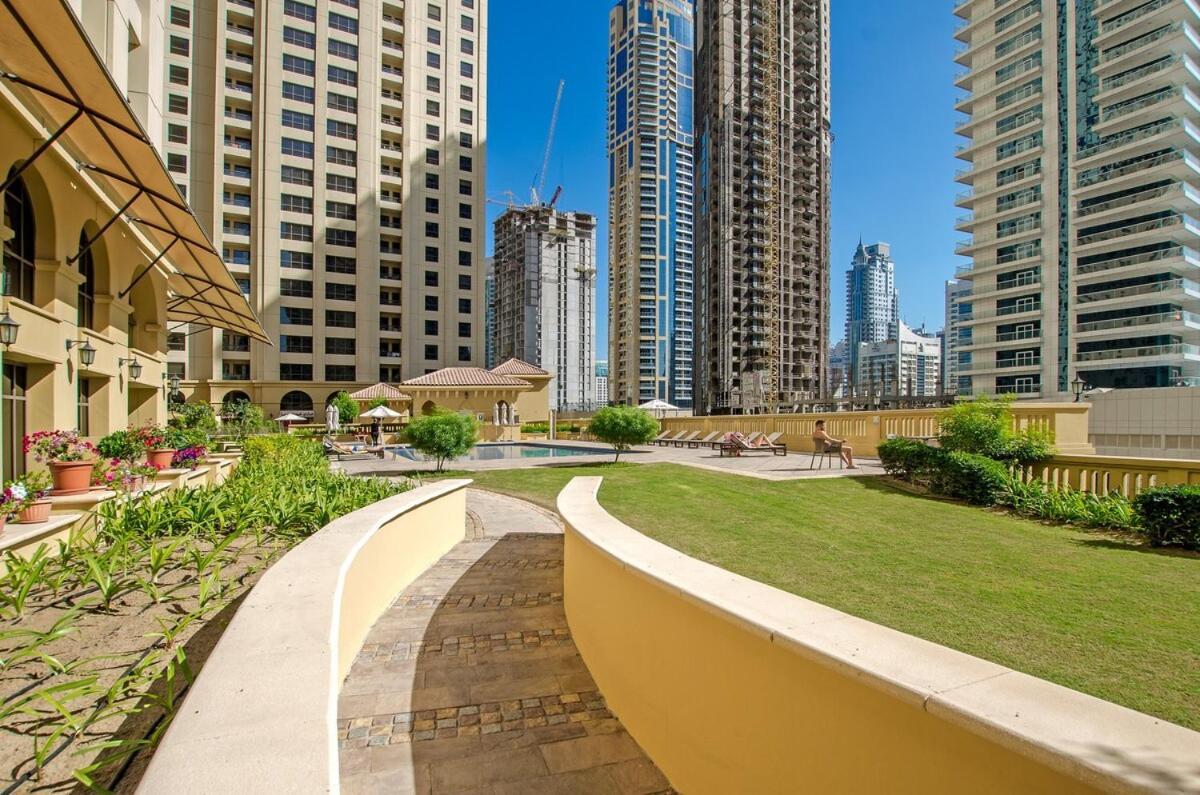 Sunny In Jbr Close To Everything Appartement