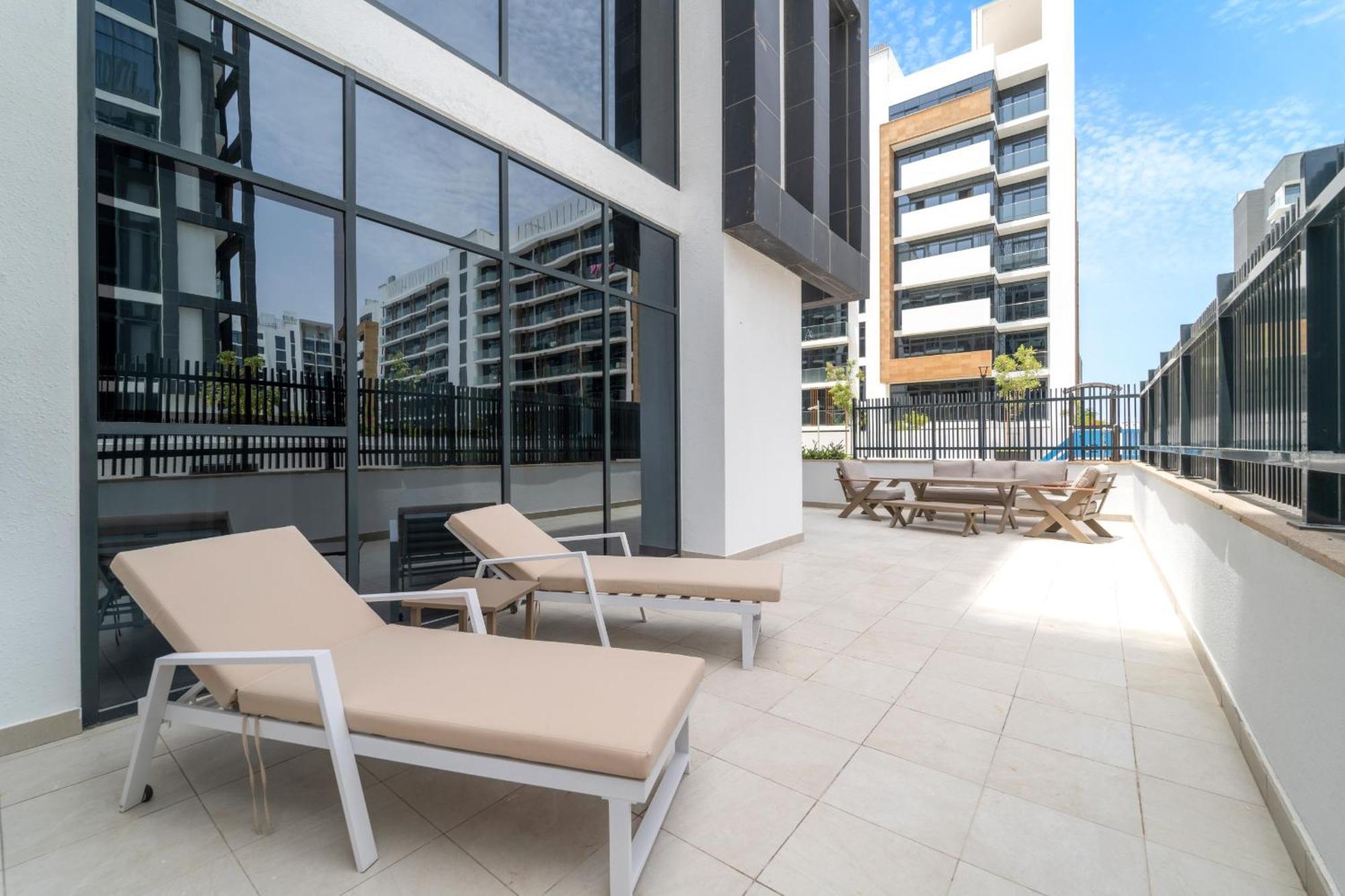 Vayk - Modern 3br With A Spacious Terrace *