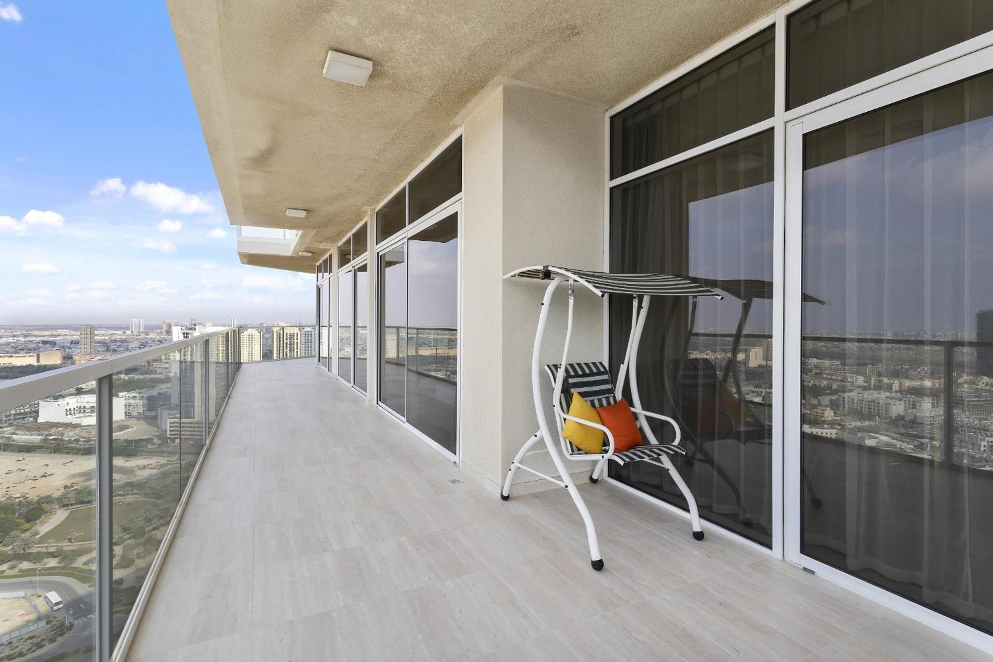 Apartment Vayk - Bright 4br Penthouse With Spacious Terrace Dubai