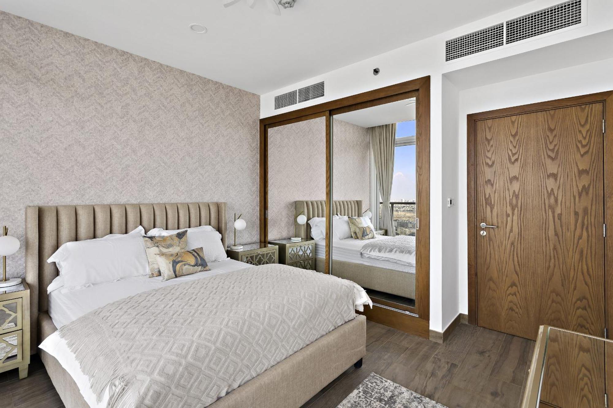 Vayk - Bright 4br Penthouse With Spacious Terrace * Dubai
