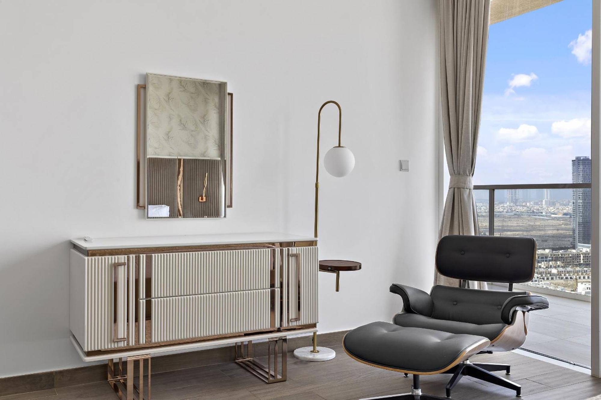 Vayk - Bright 4br Penthouse With Spacious Terrace Apartment