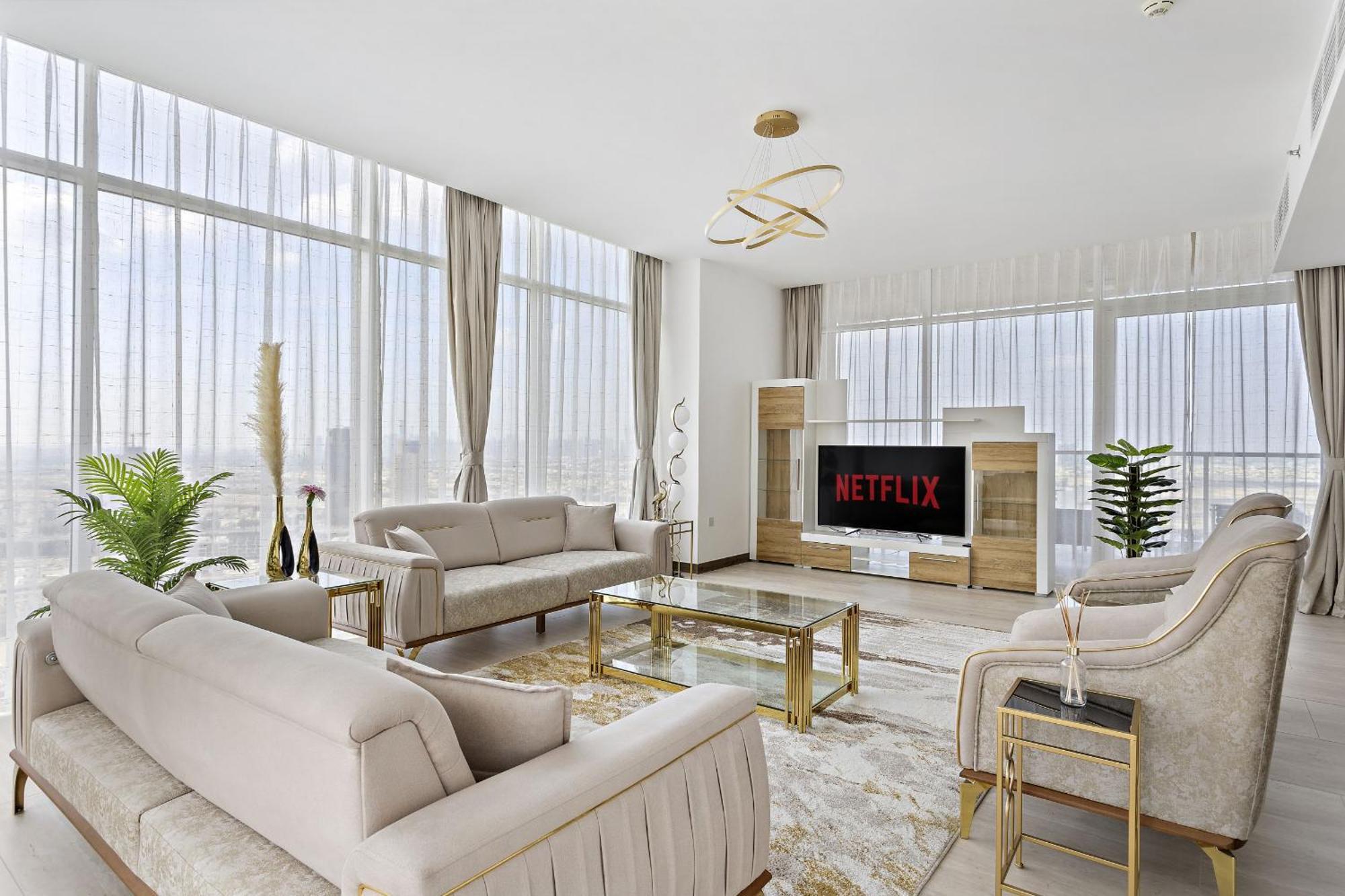 Vayk - Bright 4br Penthouse With Spacious Terrace Apartment