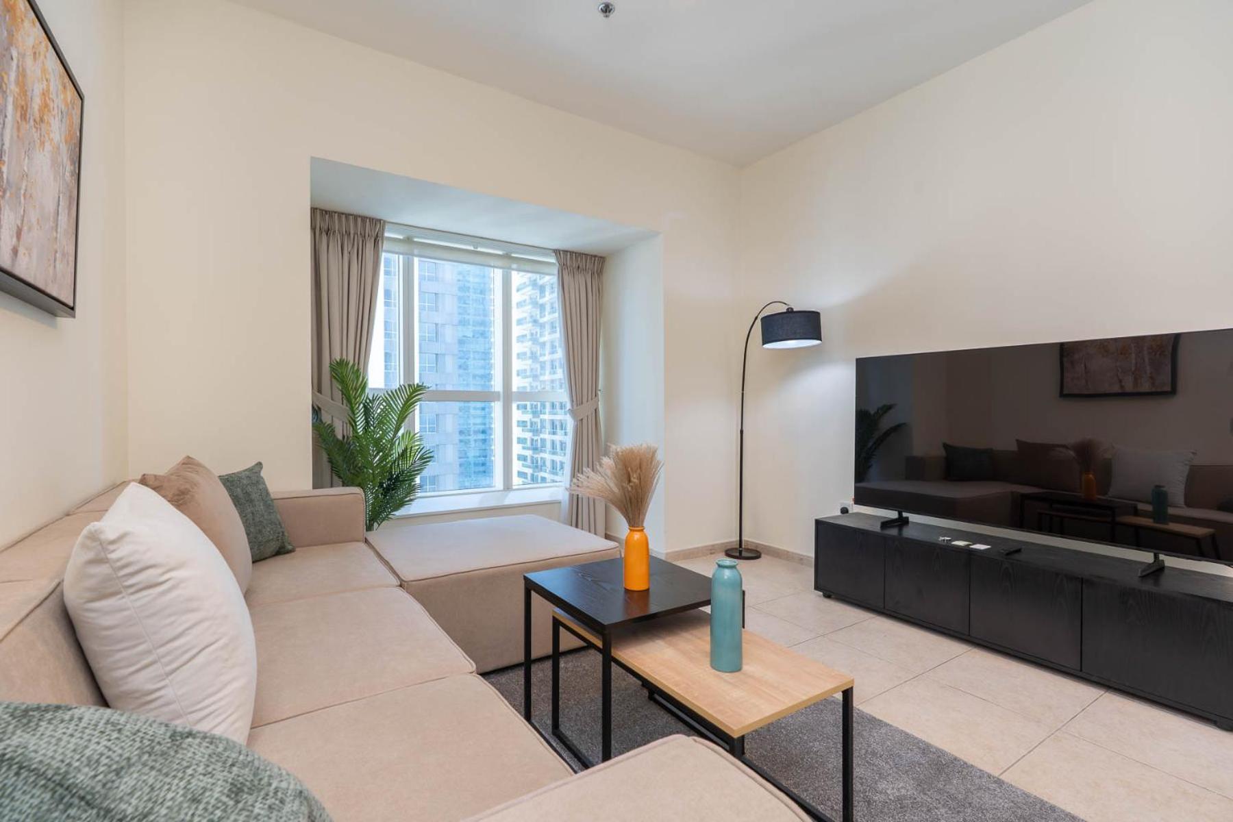 Access To Tram-high Floor-spacious Appartement Dubaï