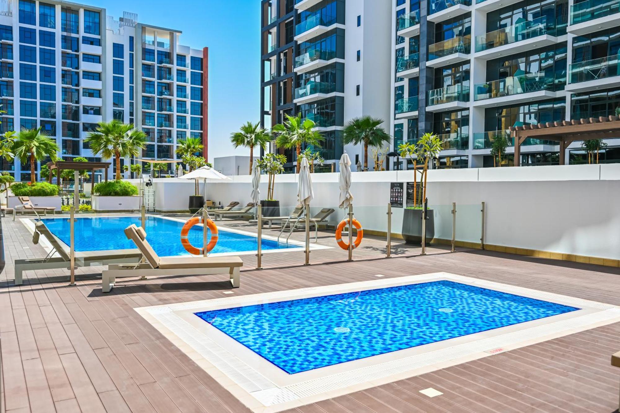 Appartement Discover A Cozy Luxury With A Refreshing Pool, Just A 10-minute Journey From The City's Heart *