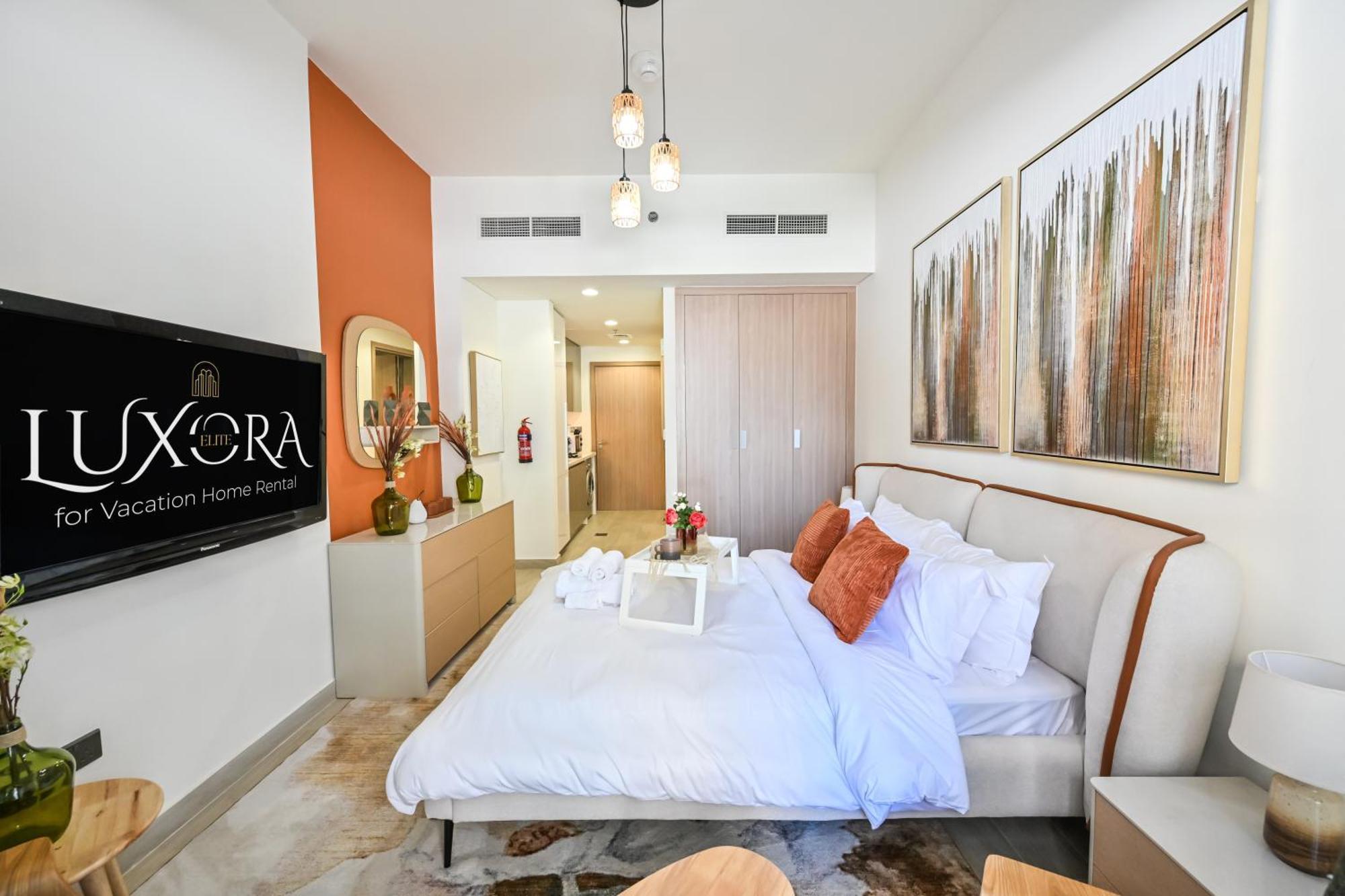 Discover A Cozy Luxury With A Refreshing Pool, Just A 10-minute Journey From The City's Heart Appartement