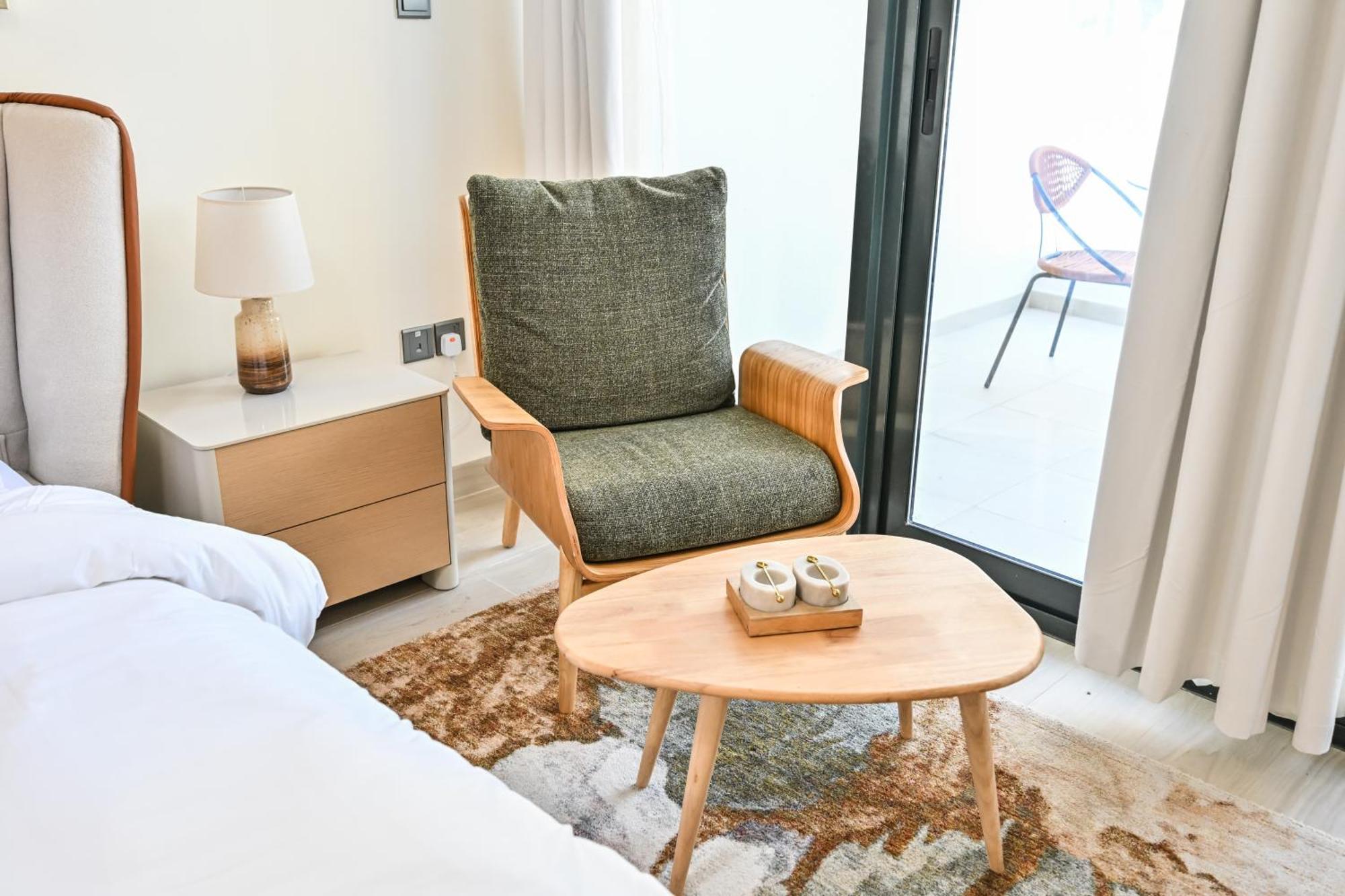 Discover A Cozy Luxury With A Refreshing Pool, Just A 10-minute Journey From The City's Heart Appartement *