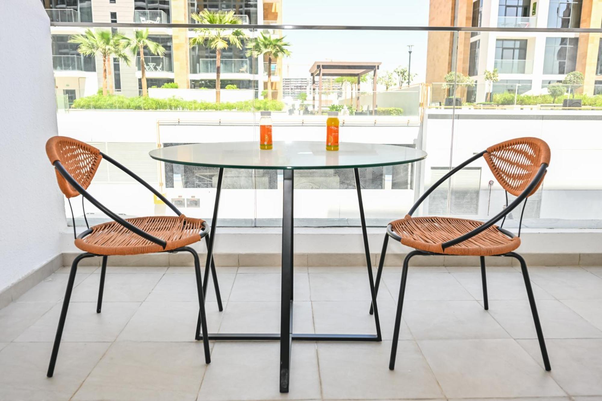 Appartement Discover A Cozy Luxury With A Refreshing Pool, Just A 10-minute Journey From The City's Heart